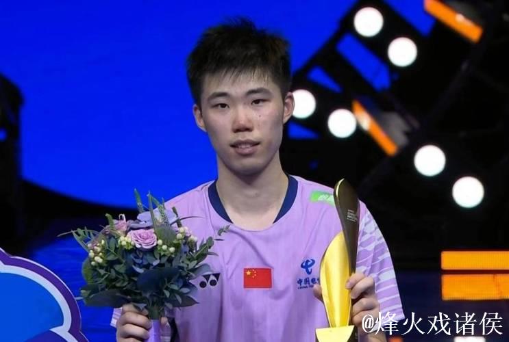 翁泓阳击败林俊易，勇夺中国羽毛球大师赛男单冠军