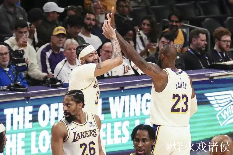 湖人火力全开:投篮命中率接近六成 湖人火力全开:投篮命中率接近六成